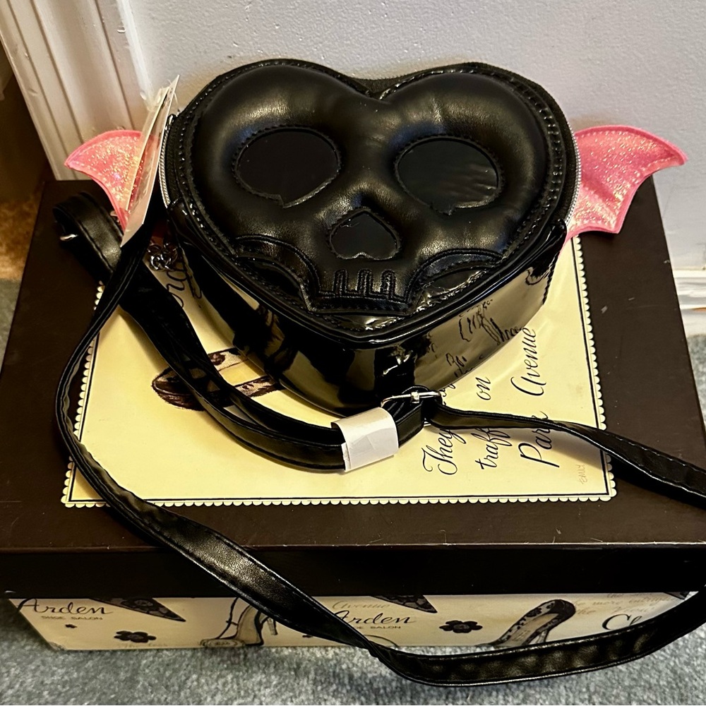 Claire's Black Heart Skull With Pink  Glitter Bat Wings Small Purse